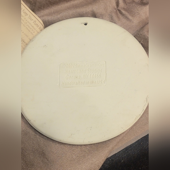 2002 Seneca Ceramics Corp. Heart Land Studios, Made in the USA Bread Warmer - Picture 4 of 11